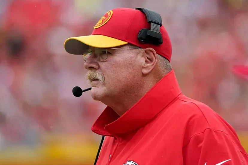 Mics Caught Andy Reid's Nonchalant Reaction To Patrick Mahomes's Behind-the-back Pass