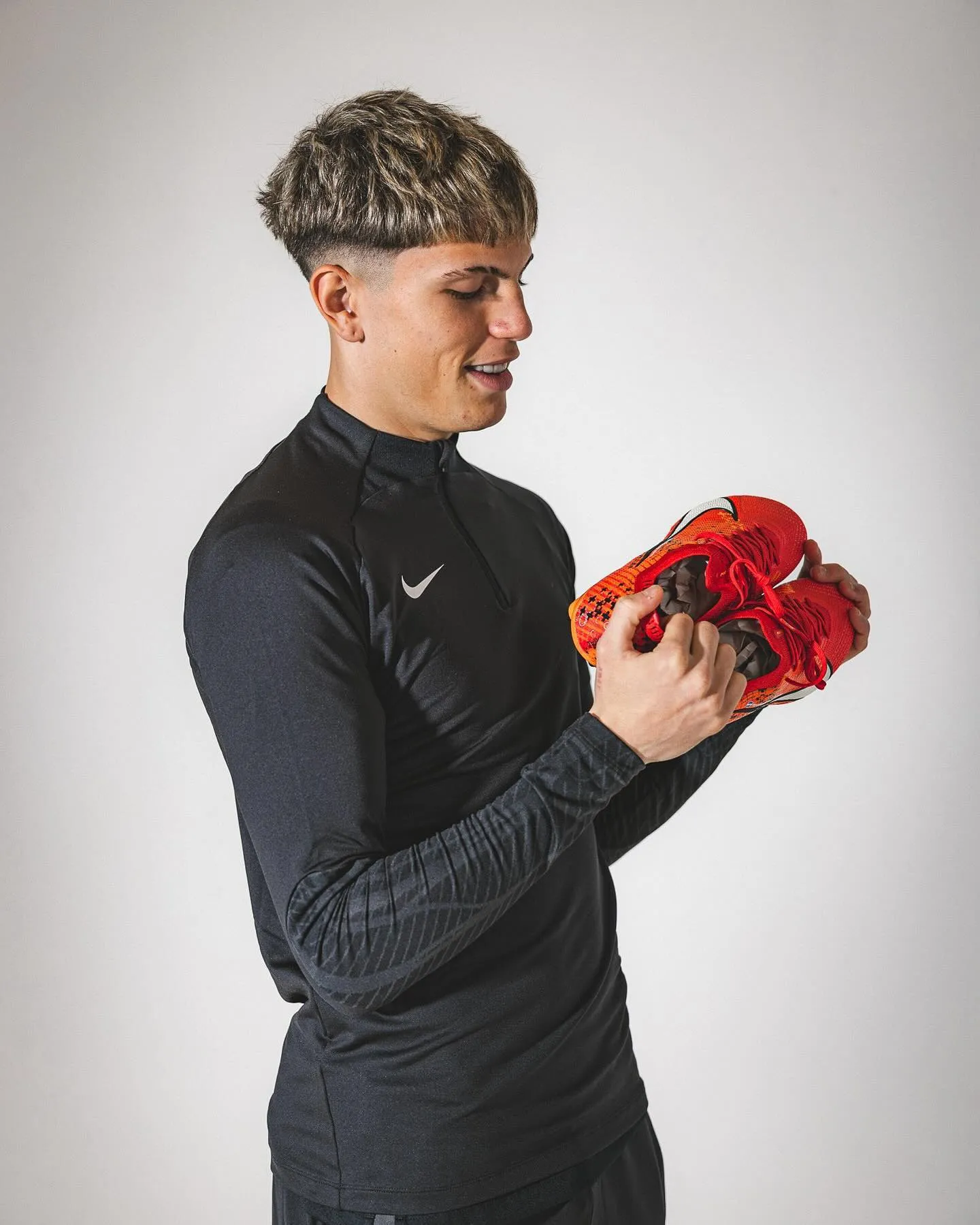 Legend X Legend: Man Utd Star Alejandro Garnacho Collaborates With Nike To Launch Cristiano Ronaldo-Branded 007 Boots.Tđ