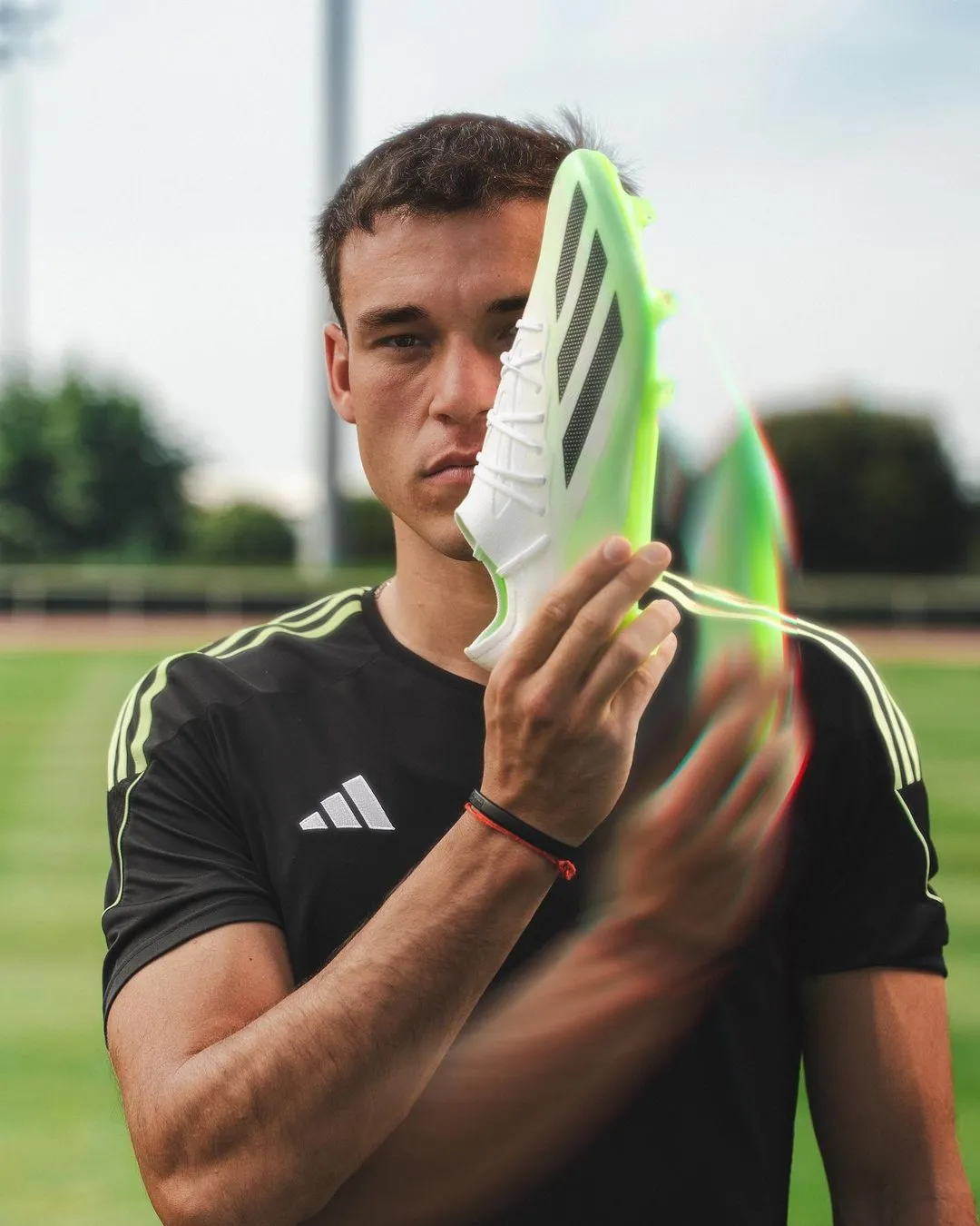 Man Utd Rookie Manuel Ugarte Shows Off Skills By Playing Ball And Solving A Rubik’S Cube Simultaneously In Adidas Crazy Fast Boots Ad.Tđ