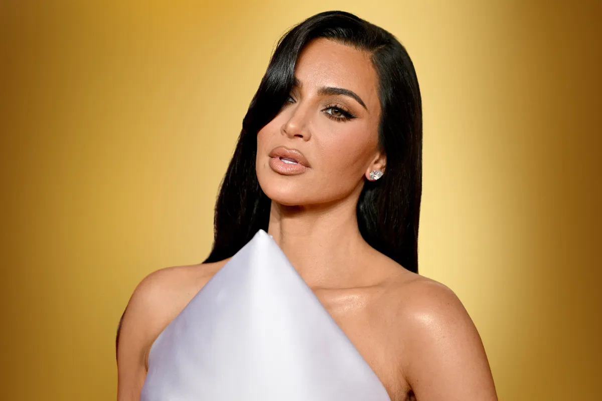 Kim Kardashian Oscars Photo Slammed - Newsweek