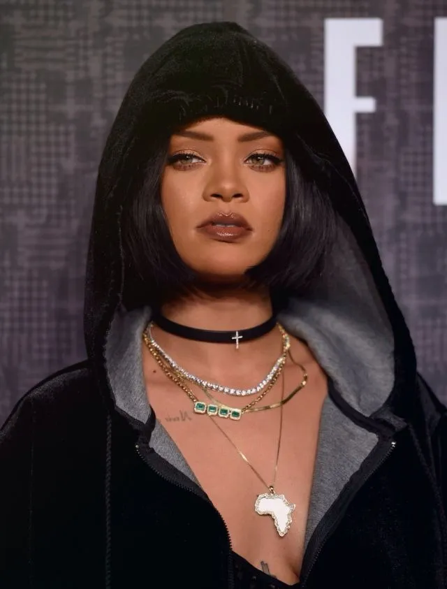 Horrific Experience: Rihanna At 16: Jay-Z Forced Her, Along With Justin Bieber, To Serve Diddy During The Night… See More