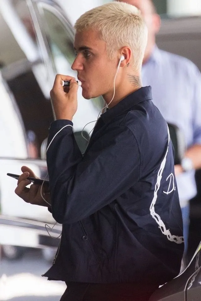 Justin Bieber Was Spotted In La Looking Stressed As Videos Resurface Of Him And Pdiddy Rumors Circulating That He Had A Hair Transplant, Alot Of False Accusations Being Thrown Around And He Has Asked Everyone To Please Give Him Some Space To Breathe. 😢