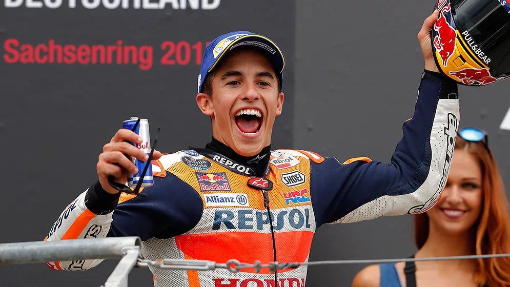 "Permanent Revocation of Legend Title" He was stripped of the title by the FIM, Valentino Rossi cursed furiously, accompanied by the mockery of Marc Marquez's girlfriend.