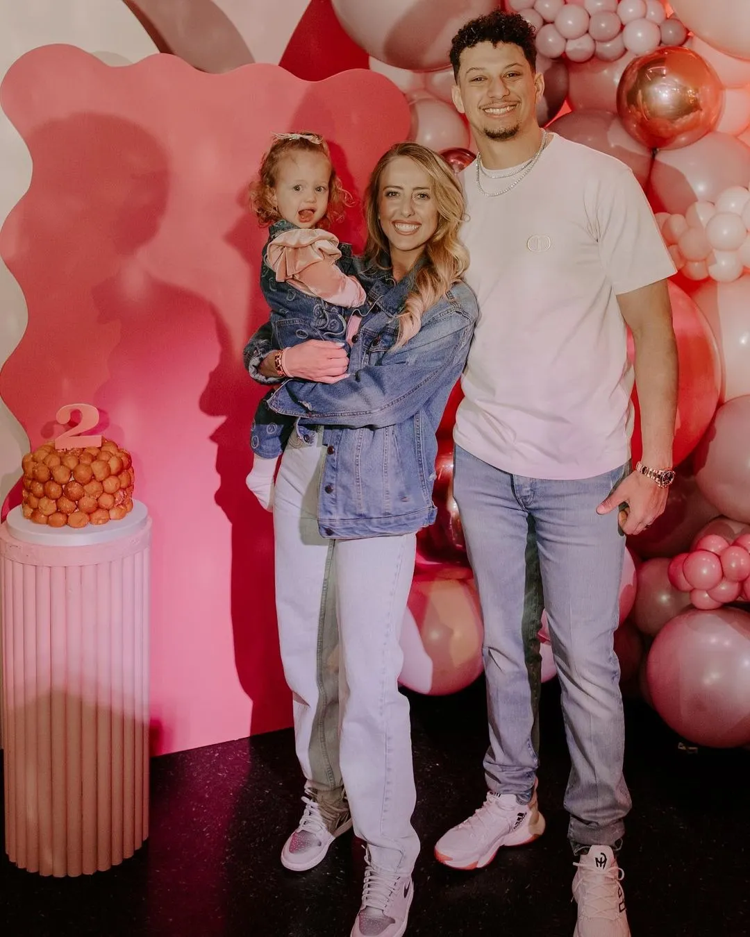 ™ Patrick Mahomes Reveals Taylor Swift Bakes With His 3-Year-Old Daughter, Sterling