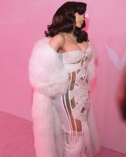 Cardi B Steals The Show At Victoria’S Secret Fashion Event, But Audiences Noticed Something Unusual