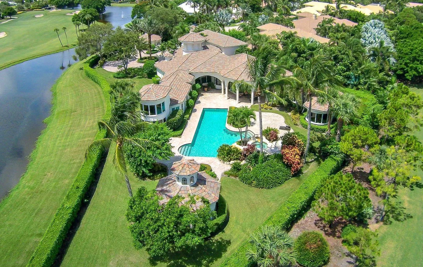 Inside The Stunning £2.1M Florida Mansion Venus Williams Has Put Up For Sale