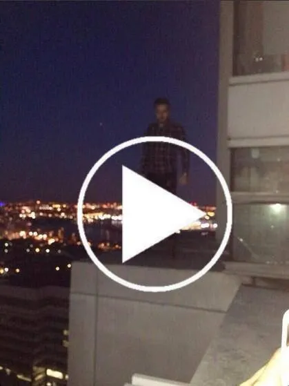 Hot News: “Leaked Video” Allegedly Shows Liam Payne Attempting To Jump From The 50Th Floor But Was Stopped By His Family .