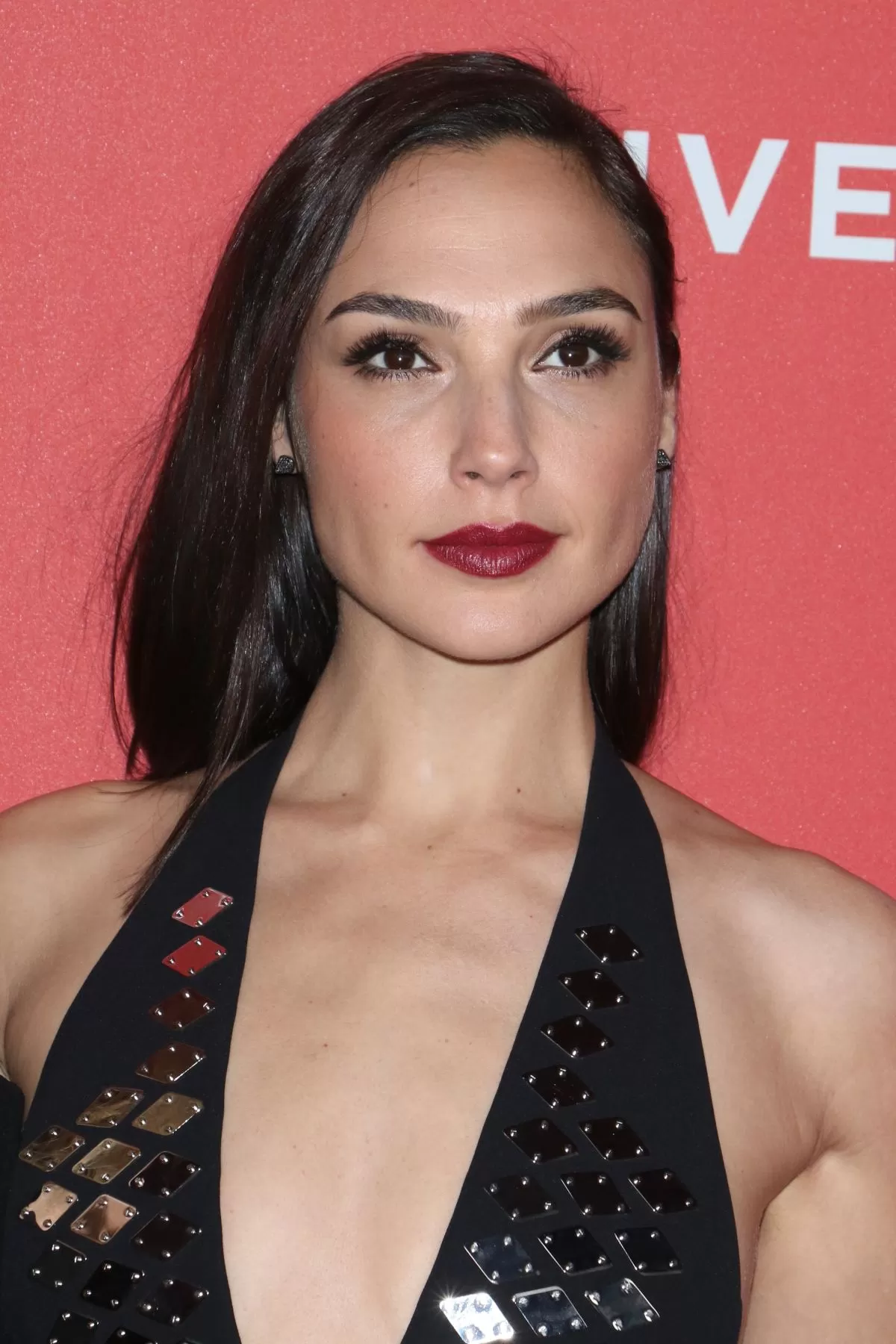 🌎 Gal Gadot Causes a Stir When She Admitted to 'Swapping' Bodies With Diddy and Multiple Men to Land Wonder Woman Role