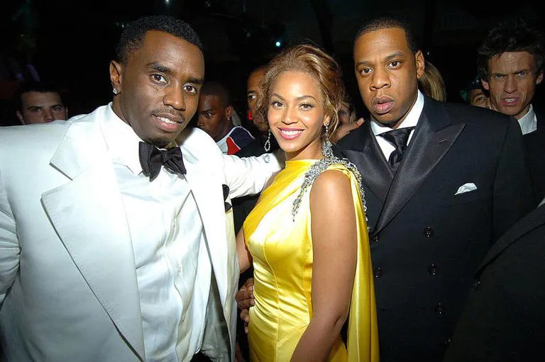 Beyoncé Broke Down After Shocking Photos Of Diddy From A Private Party Were Leaked. (Mιrαr)