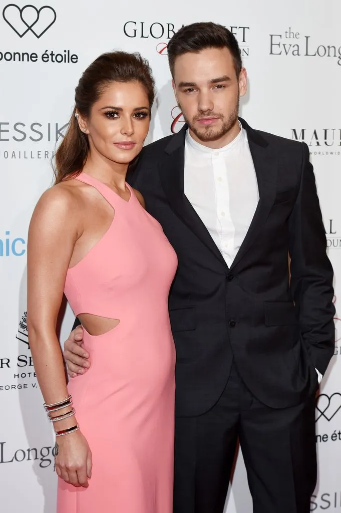 Liam Payne con traje y Cheryl