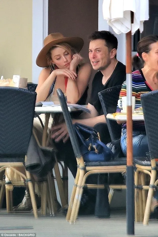 Dernières Nouvelles : Les Ex Amber Heard Et Elon Musk Se Retrouvent Lors D'Un Petit-Déjeuner À Los Angeles Après Que Le Milliardaire A Déclaré Que Leur Séparation Avait Provoqué Une « Douleur Émotionnelle Intense »