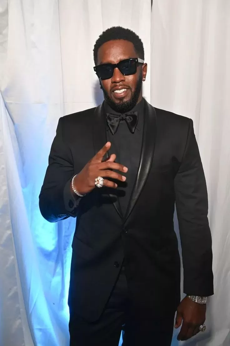 Hier Soir, Des Rumeurs Se Sont Répandues Dans Le Monde Entier Lorsque Elon Musk A Publié La Liste Non Censurée Et Les Photos De Toutes Les Stars Impliquées Avec Diddy. 3 Hier Soir, Des Rumeurs Se Sont Répandues Dans Le Monde Entier Lorsque Elon Musk A Publié La Liste Non Censurée Et Les Photos De Toutes Les Stars Impliquées Avec Diddy.