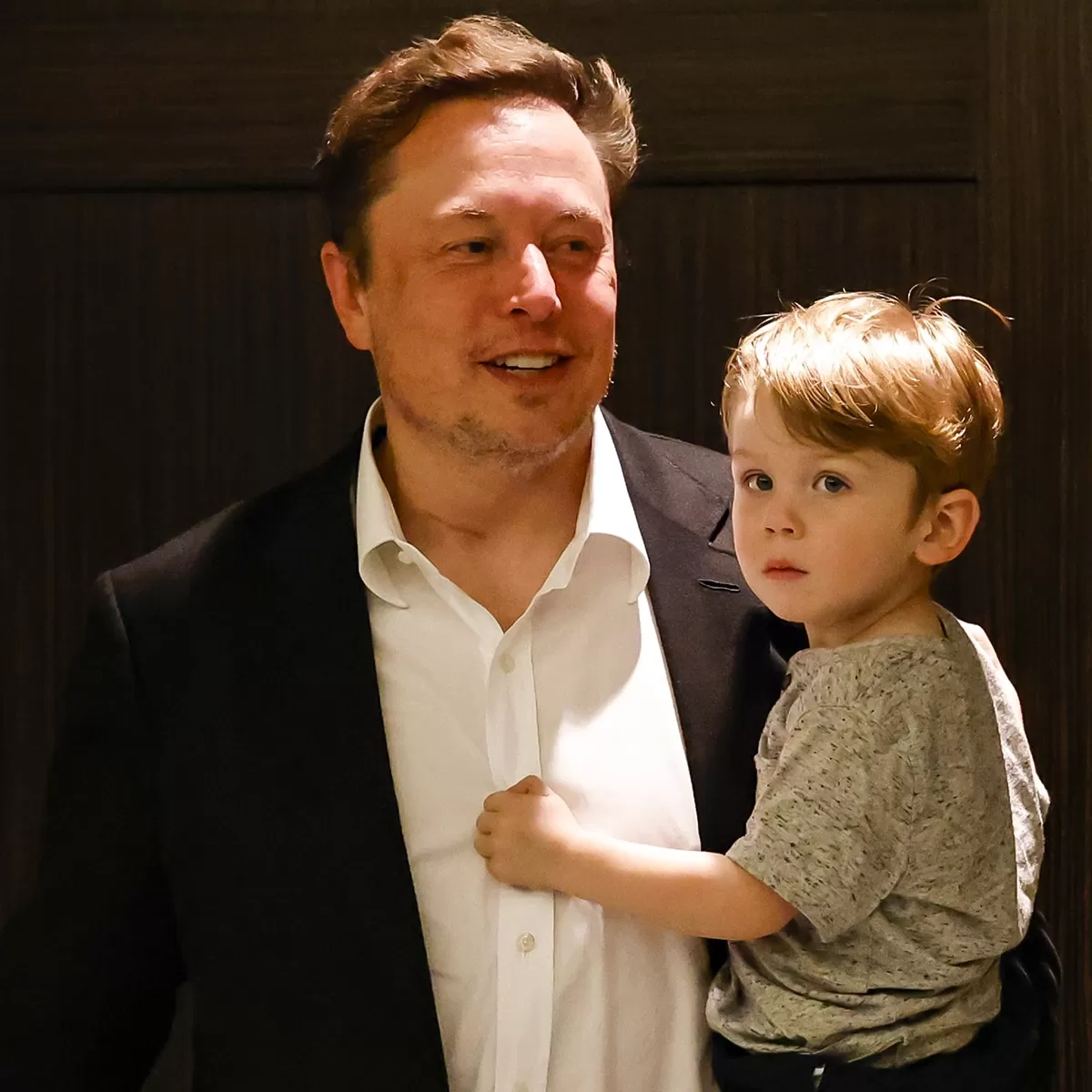 Amid A Custody Dispute With His Ex-girlfriend Grimes, Elon Musk, The World’s Richest Billionaire, Brought His Three-year-old Son To An Event In Austin, Texas, Where He Made A Noteworthy Gesture 3 Amid A Custody Dispute With His Ex-girlfriend Grimes, Elon Musk, The World’s Richest Billionaire, Brought His Three-year-old Son To An Event In Austin, Texas, Where He Made A Noteworthy Gesture