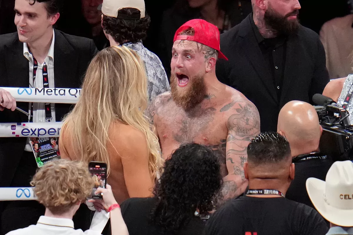 Mike Tyson Encourages Usyk To Proceed With Confidence Into Fight Against Challenger Jake Paul, Saying: 'Destroy Him' 2 Mike Tyson Encourages Usyk To Proceed With Confidence Into Fight Against Challenger Jake Paul, Saying: 'Destroy Him'