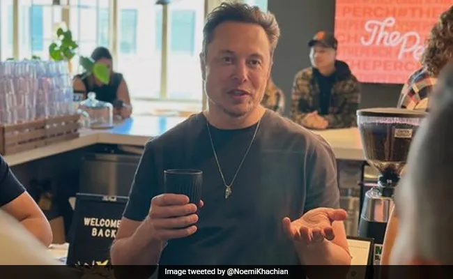 BREAKING: Elon Musk Surprises Barista By FUNDING Her Dream Café! 1 BREAKING: Elon Musk Surprises Barista By FUNDING Her Dream Café!