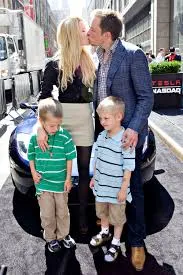 Elon Musk’s son Xavier, 18, changing gender and name to become a woman in bid to be ‘UNRELATED to my biological father’ 3 Elon Musk’s son Xavier, 18, changing gender and name to become a woman in bid to be ‘UNRELATED to my biological father’