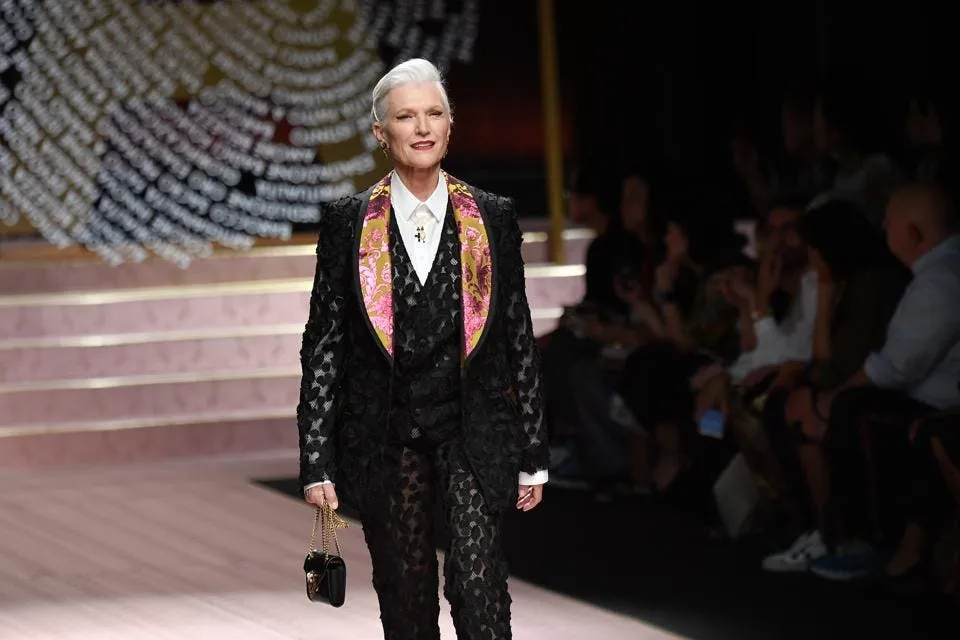 Elon Musk’s Fabulous Mother Maye, 70, Has Some Life Advice For Us, And, Arguably, Also For Him 4 Elon Musk’s Fabulous Mother Maye, 70, Has Some Life Advice For Us, And, Arguably, Also For Him