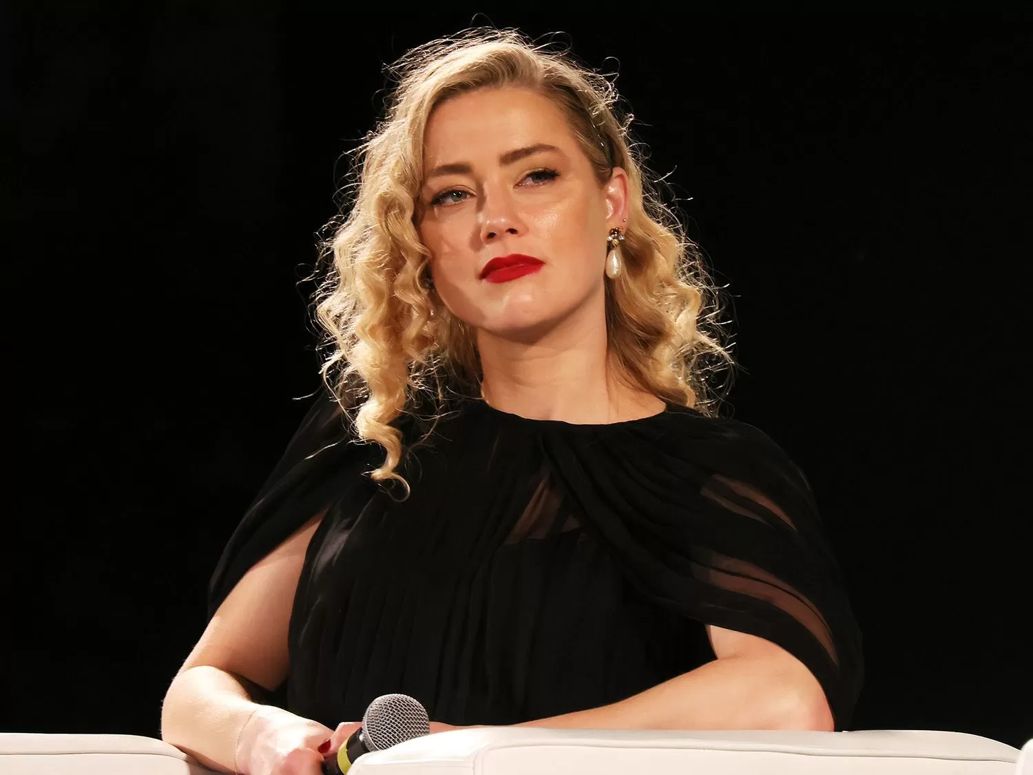 Elon Musk’s Ex-girlfriend Amber Heard Makes A Shocking Accusation That The Billionaire “Will Admit To” About His Freaking 0ff 1 Elon Musk’s Ex-girlfriend Amber Heard Makes A Shocking Accusation That The Billionaire “Will Admit To” About His Freaking 0ff