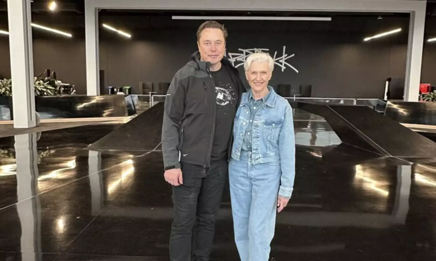 Elon Musk’s Mother Visits Tesla Gigafactory In Texas, Shares Pic