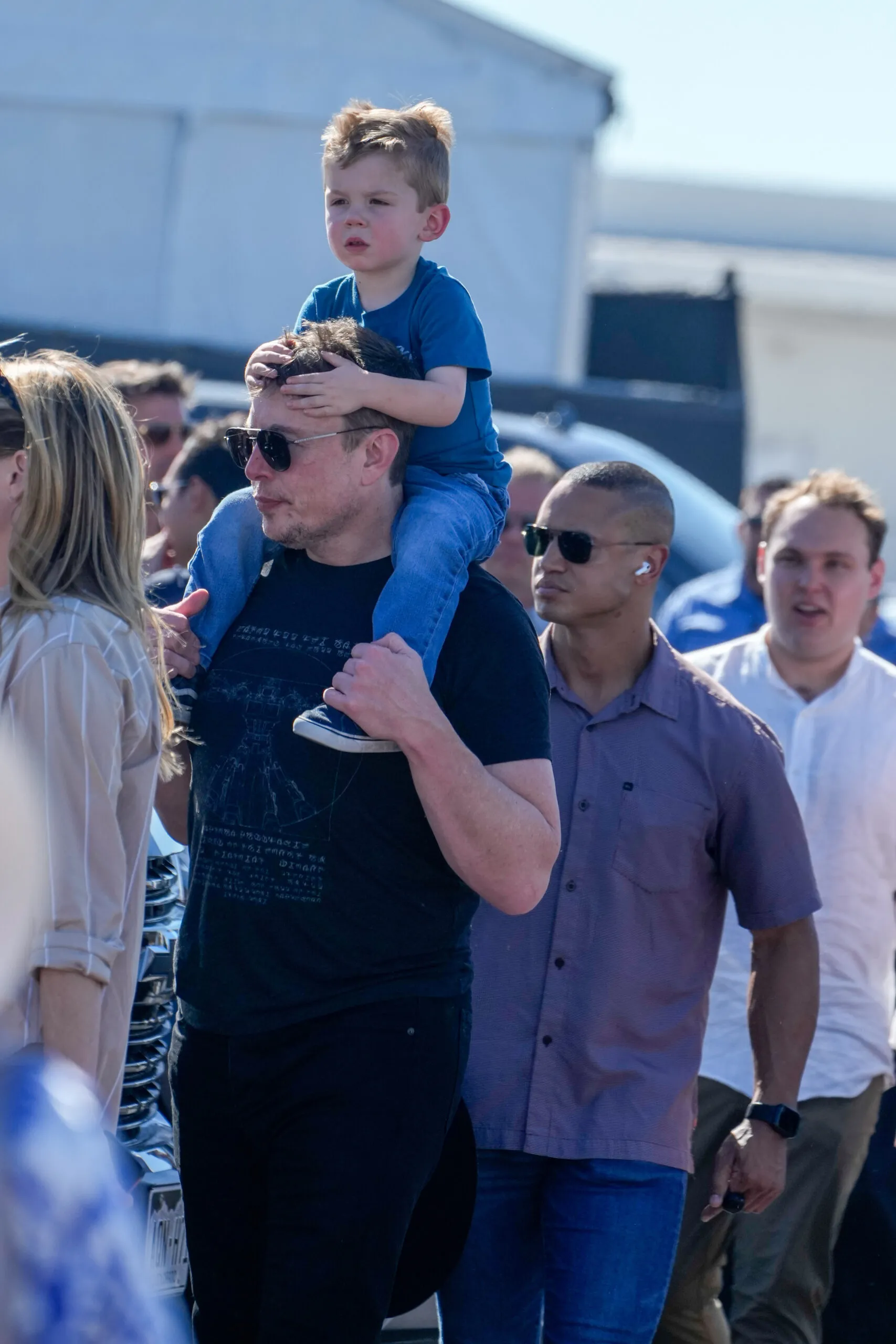 The world’s richest billionaire, Elon Musk, took his three-year-old son X AE A-XII to watch the F1 race in Austin, Texa, amid a custody battle with his ex-girlfriend Grimes