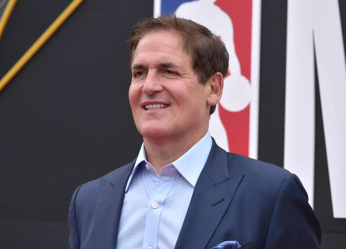 📢DÉPÊCHE : Les Mavericks de Mark Cuban Perdant 200 Millions de Dollars en Sponsoring à Cause de l’Appel au Boycott d’Elon Musk.