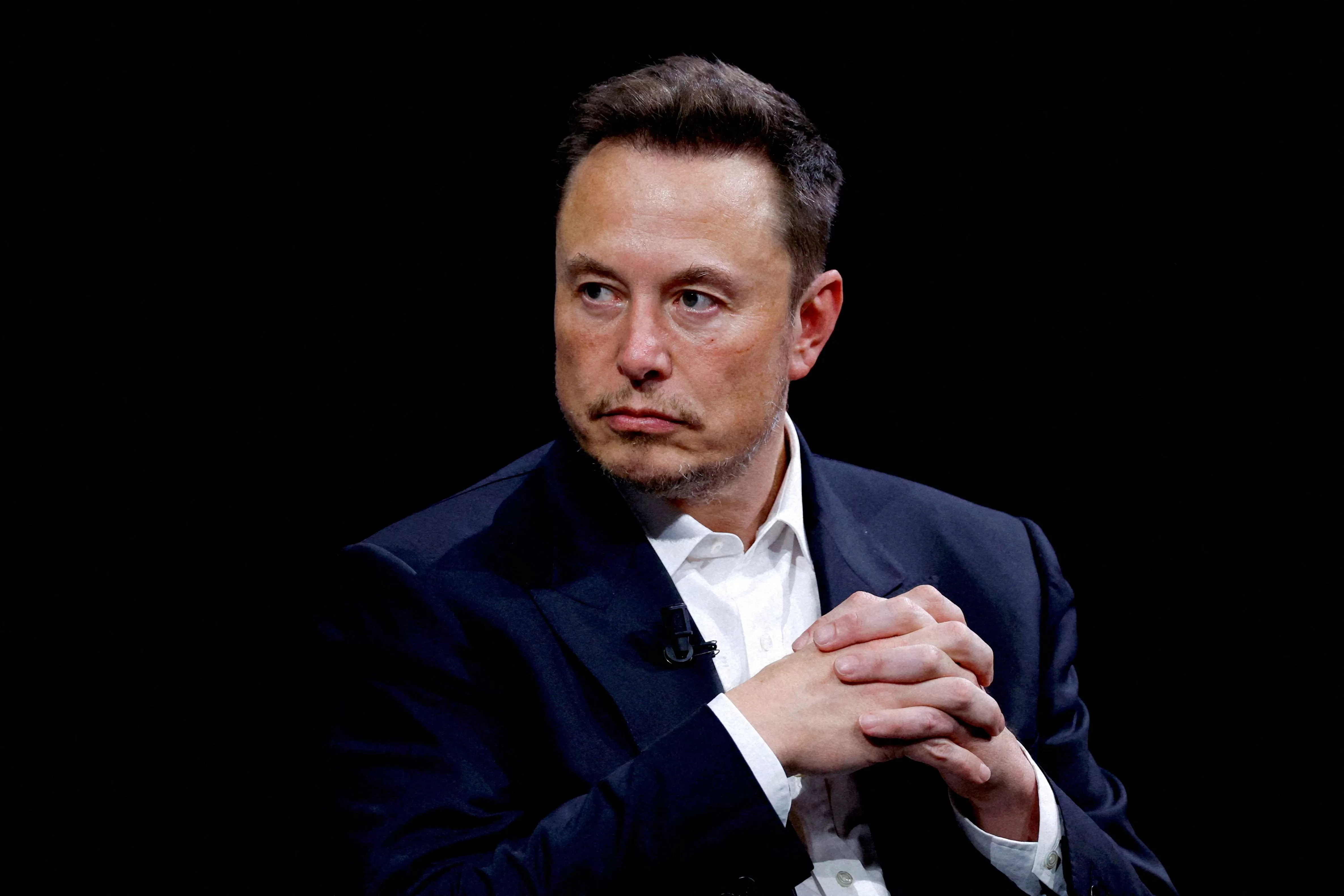 BREAKING NEWS! Elon Musk donates $112 million in Tesla stock to homeless people, with special conditions. Check the comment 👇👇👇