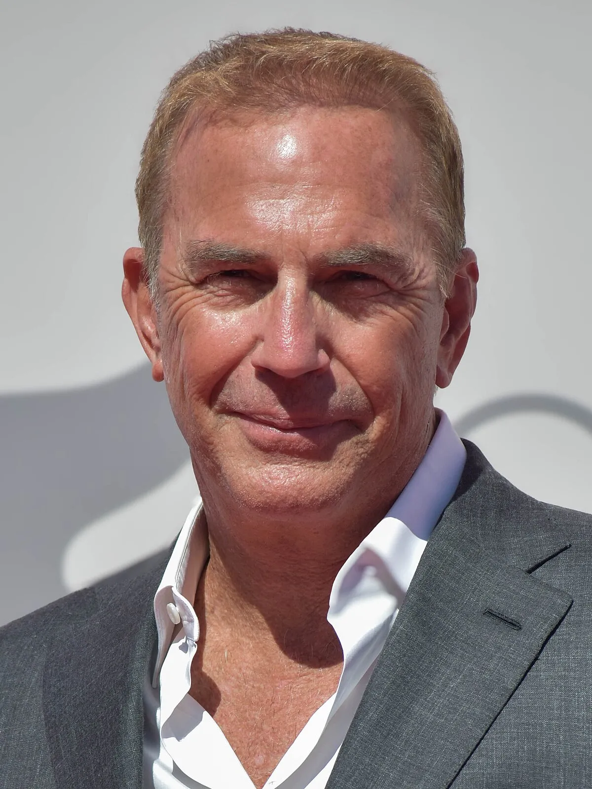 SAD NEWS: 20 minutes ago local time, the family of veteran actor Kevin Costner decided to announce that at the age of 70, he had...read more