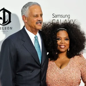 SAD NEWS: 30 minutes ago in Mississippi, USA, at the age of 71, Oprah Winfrey's family just announced to her fans the urgent news that she is currently... 21 SAD NEWS: 30 minutes ago in Mississippi, USA, at the age of 71, Oprah Winfrey's family just announced to her fans the urgent news that she is currently...