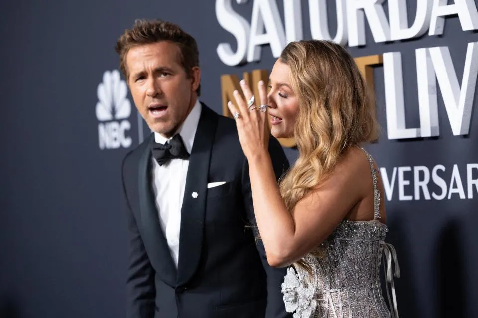 SAD NEWS: 30 minutes ago, Ryan Reynolds, husband of actress Blake Lively, along with her family confirmed that she had … more 4 SAD NEWS: 30 minutes ago, Ryan Reynolds, husband of actress Blake Lively, along with her family confirmed that she had … more